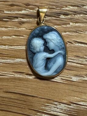 Vintage Mother & Child blue agate cameo pendant set in 14kt yellow gold